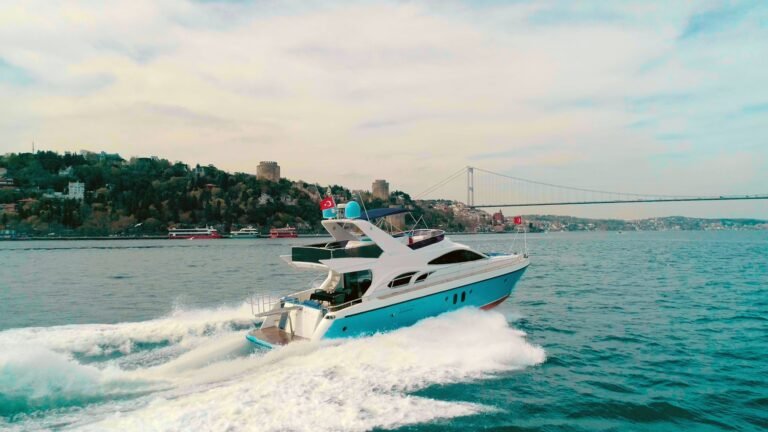 Private Yacht Tour